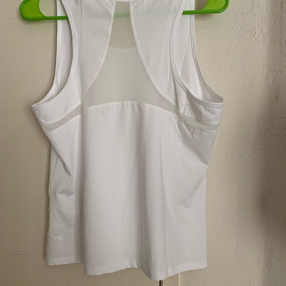 🌺 WORKOUT TANK 🌺 - Picture 2 of 2